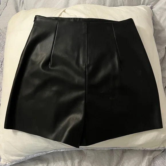 Zara black faux leather mini skort size Medium - Picture 4 of 6